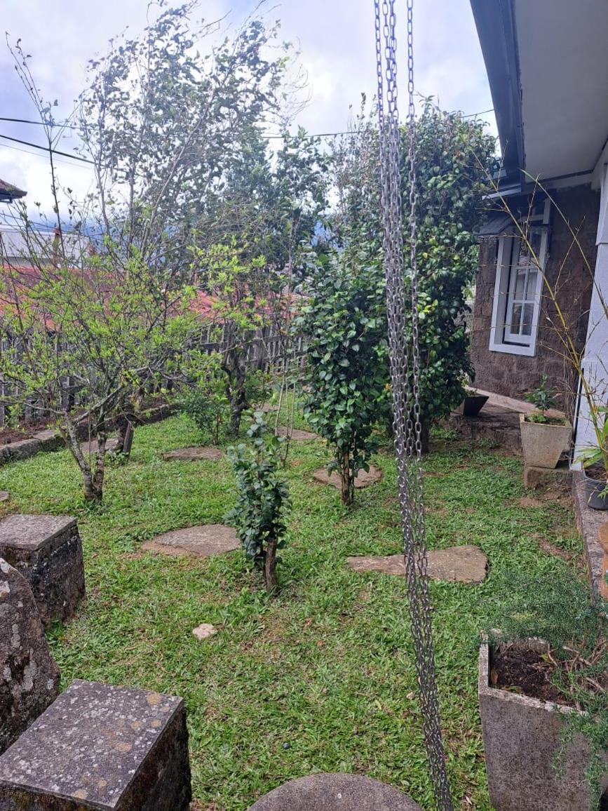 Stoneleigh Cottage นูวาราเอลิยา ภายนอก รูปภาพ